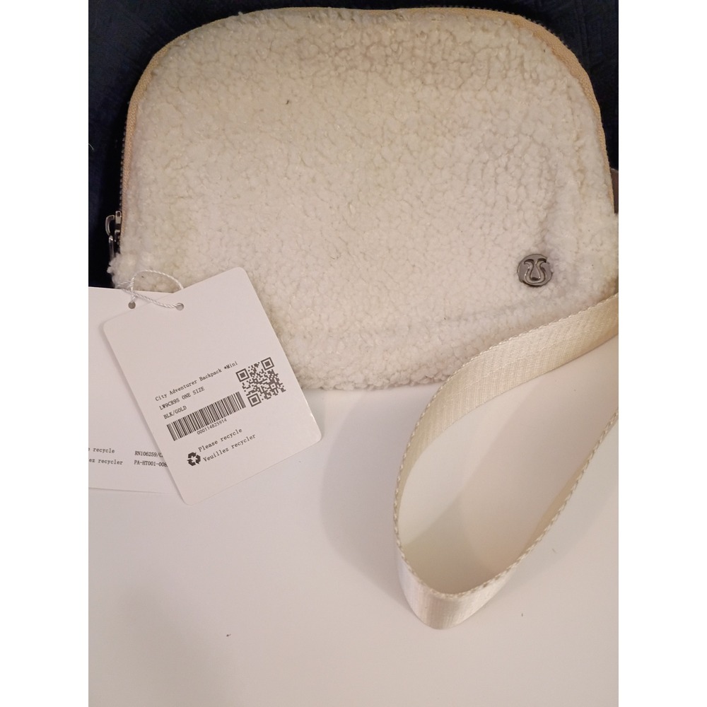 Lululemon Everywhere Belt Bag Fleece Sherpa White Gold LW9CR9S NWT